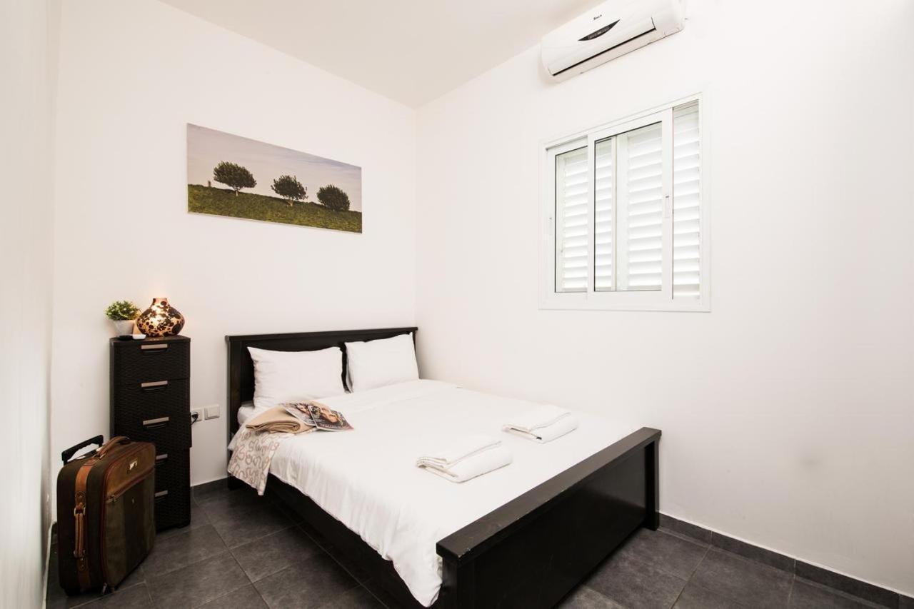 Appartamento Miraks Harav Kuk Tel Aviv Esterno foto